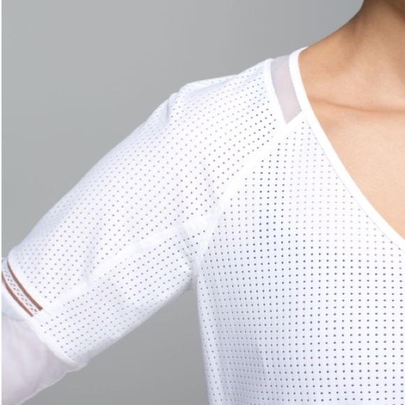Lululemon Var-City 1/2 Sleeve in White - Picture 9 of 13